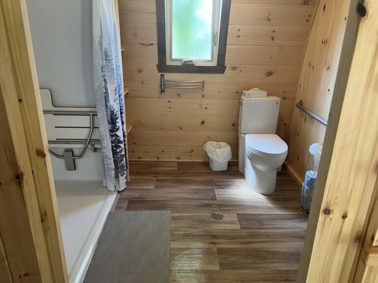 salle de bain adaptée dans mégapod